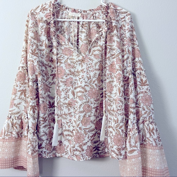 Lovestitch Floral Bell Sleeve Top NWT M - Picture 9 of 9